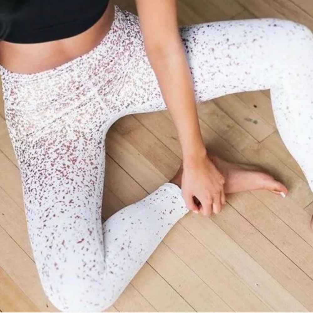 Zyia Light n Tight WHT Stay Gold 7/8 leggings SZ2